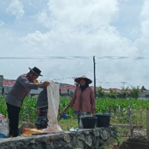 Polsek Labuapi Ajak Warga Karang Bongkot Sulap “Lahan Tidur” Jadi Sumber Pangan