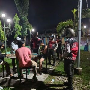 POLRES DOMPU GELAR PATROLI HARKAMTIBMAS PERINTIS PRESISI UNTUK CIPTA KONDISI AMAN DAN KONDUSIF