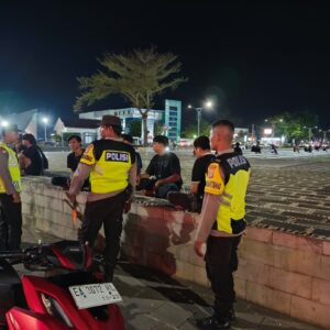 Polsek Taliwang Gelar Patroli Dialogis, Ajak Warga Bersama Jaga Kamtibmas