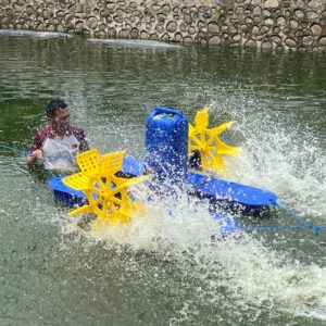 Manfaatkan Kolam Serapan Polres Bima Kota, Bakomsus Perikanan Budidayakan Ikan Nila dengan Teknologi Kincir