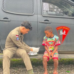 Personel Satgas Ops Damai Cartenz Bagikan Momen Keharmonisan Bersama Anak-Anak di Pegunungan Bintang