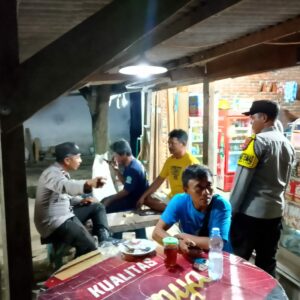 Patroli Dialogis Polsek Maluk Ajak Warga Tetap Jaga Kamtibmas dan Bijak Terima Informasi