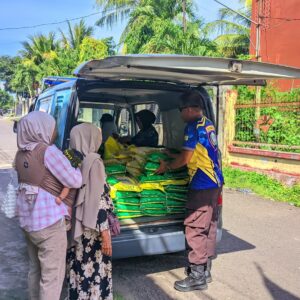 Ringankan Beban Warga, Sat Binmas Polres Dompu Gelar Gerakan Pangan Murah GPM Polri
