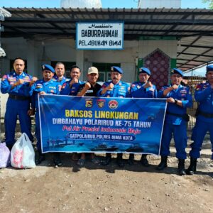Sat Polairud Polres Bima Kota Gelar Baksos Lingkungan di Musholla Baburahman Sambut HUT Polairud ke-75