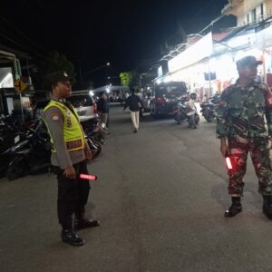 Bhabinkamtibmas dan Bhabinsa Bersinergi Jaga Kamtibmas di Desa Binaan