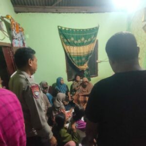 Kurang dari 24 jam, Polsek Bolo Bersama Tim Gabungan Berhasil Menemukan Korban Terseret Arus di Bendungan Ncoha.