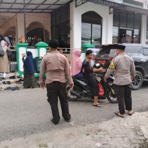 Kapolsek Sekongkang Hadiri Tabligh Akbar dan Program Tuntas Baca Al-Qur’an
