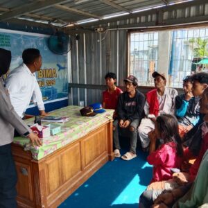 Pos Terpadu Ops Lilin 2025 Pelabuhan Laut Bima Berikan Himbauan Kamtibmas kepada Buruh Pelabuhan