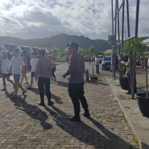 Kapal Pesiar Celebrity Millenium Sandar di Gili Mas Lombok