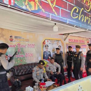 Kasat Samapta Polres Bima Polda NTB Iptu Zulkifli SH memimpin langsung patroli Kewilayahan dalam rangka memastikan keamanan dan Kondusifitas Wilayah di hari puncak perayaan Natal dan jelang tahun Baru 2026.