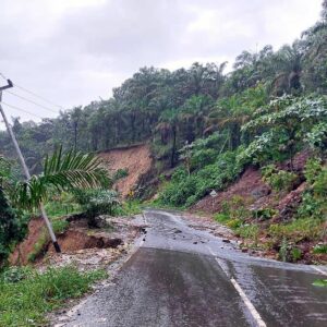Hujan Deras Picu Longsor dan Banjir di Palembayan, Polri Sigap Evakuasi Warga