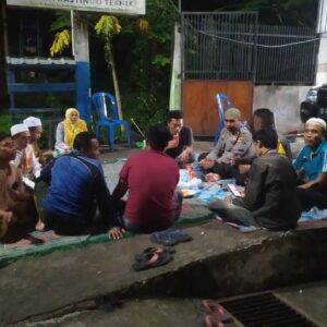 Polres Lombok Tengah Gelar Patroli Dialogis, Ajak Masyarakat Jaga Kamtibmas di Malam Hari