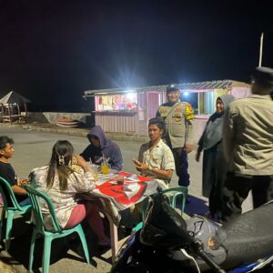 Polsek Poto Tano Gelar Patroli Dialogis, Ajak Masyarakat Jaga Stabilitas Kamtibmas