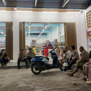 Melalui Patroli KRYD, Polsek Woha Pantau Aktivitas Masyarakat dan Minimalisir Potensi Kejahatan di Wilayah Hukumnya