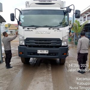 Polsubsektor KP3 Laut Sape Laksanakan Pengamanan Keberangkatan KMP Cakalang Tujuan Labuan Bajo
