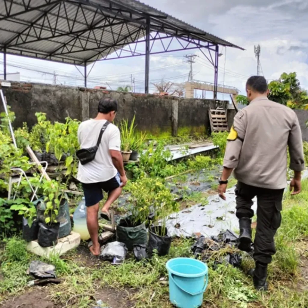 Polri Beri Pendampingan Pertanian Mandiri di Desa Labuapi NTB