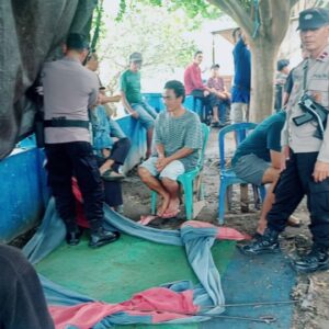 Respon Cepat Laporan Warga, Kapolsek Sumbawa Pimpin Pembubaran Judi Sabung Ayam di Brangbara