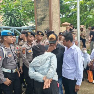 Aksi Unjuk Rasa Aliansi Honorer Non Database BKN Dompu Berjalan Aman dan Kondusif