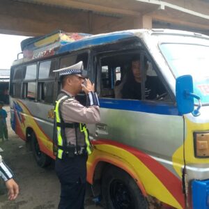 Unit Diyaksa Satlantas Polres Bima, Sambangi Terminal Tente Sosialisasikan Operasi Keselamatan Rinjani Tahun 2026