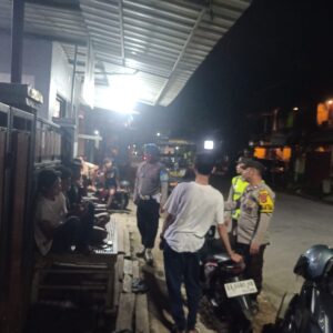 Polsek Taliwang Gelar Patroli Dialogis, Rangkul Pemuda Jaga Kamtibmas