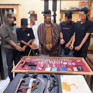 jaringan pengedar Shabu di gang Talabiu dibekuk beserta BB Shabu dan senpi rakitan.