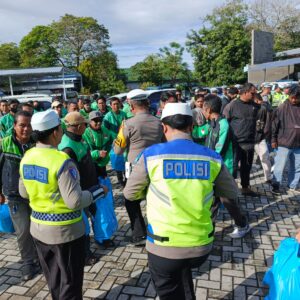 Ditlantas Polda NTB Gelar Apel Ojol, Jadikan Pengemudi Ojek Online Duta Keselamatan Berlalu Lintas