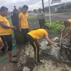 Jaga Keindahan dan Kenyamanan Mako Polsek Tambora Menggelar Kurvei Bersama
