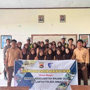Edukasi Tertib Berlalulintas di Kalangan Pendidikan Unit Dikyasa Satlantas dan Sat Binmas Polres Bima Sambangi SMAN I Belo