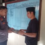 Sat Tahti Polres Lombok Timur Berikan Al-Qur’an kepada Tahanan, Perkuat Keimanan di Bulan Ramadan