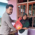 Tebar Kebahagiaan di Bulan Suci Ramadhan Dengan Berbagi, Bhabinkamtibmas Polsek Woha Salurkan Sembako