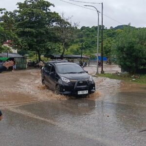 Gatur Arus lalulintas, Kendaraan dan Tekan Potensi Kecelakaan Lalulintas Satlantas Polres Bima Kabupaten Hadir Dalam Rawan Sore