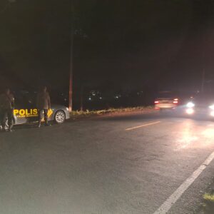 Jaga Stabilitas Kamtibmas di Jalur Utara Personel Polsek Wanasaba Patroli