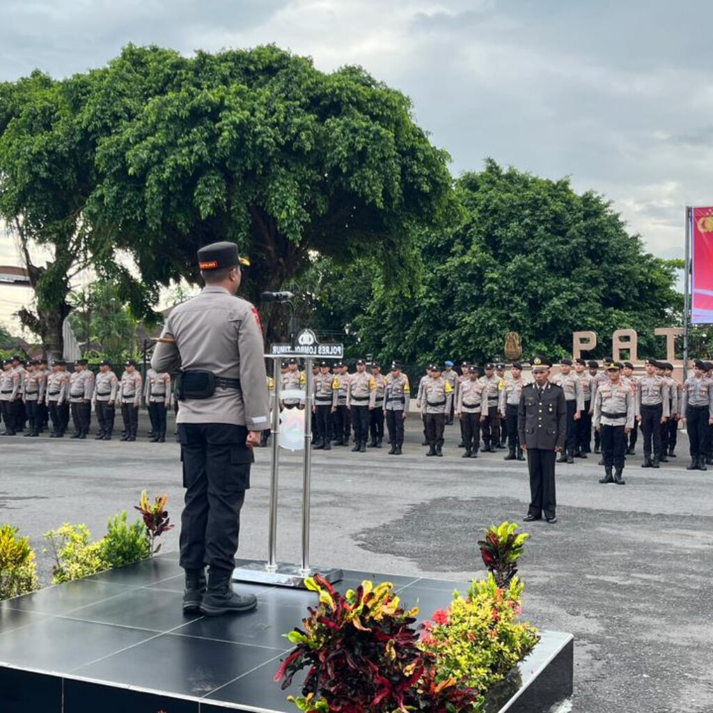 Polres Lombok Timur Gelar Upacara Wisuda Purna Bhakti AKP Nikolas Osman