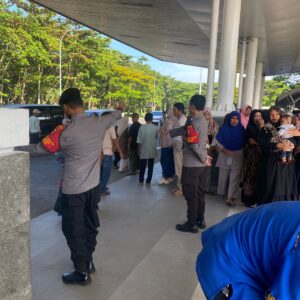Polres Loteng Tingkatkan Pengamanan di Bandara Bizam Pasca Idulfitri.