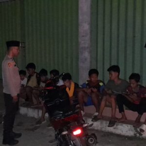 Polsek Wawo Patroli Menjelang Sahur, Cegah Gangguan Kamtibmas Selama Ramadhan