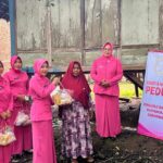 Berbuat Dengan Hati, Polsek Soromandi dan Bhayangkari Bagikan Takjil dan Salurkan Bantuan Sembako Bagi Warga Kurang Mampu