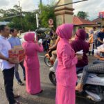 Wujud Kepedulian di Bulan Ramadan, Sat Reskrim dan Bhayangkari Polres Bima Kota Berbagi Takjil Gratis