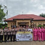 Wujudkan Kepedulian, Polsek Buer dan Bhayangkari Bagikan 120 Paket Takjil di Depan Mapolsek