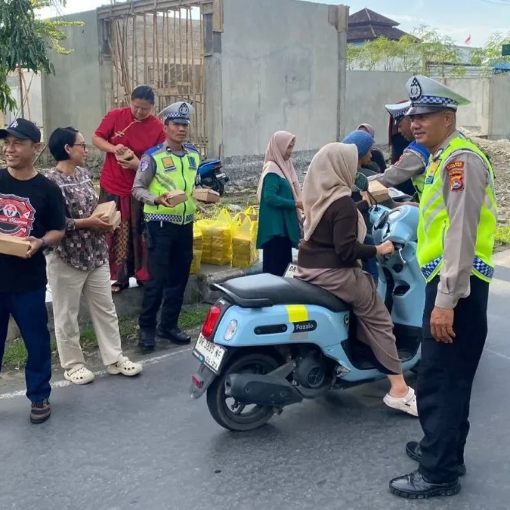 Kenyamanan Warga Terjamin: Cara Polres Lombok Barat Amankan Titik Kerumunan Ngabuburit di Pekan Pertama Ramadan