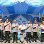 Jelang Lebaran, Kapolri Salurkan Tali Asih dan Sembako kepada Personel Polri