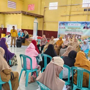 Jelang Hari Raya, Ratusan Warga di Dampingi Polsek Sekongkang Serbu Gerakan Pangan Murah Pemkab Sumbawa Barat