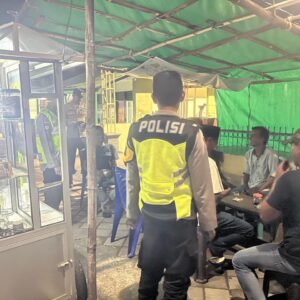 Patroli Dialogis Polsek Taliwang, Ajak Warga Jaga Kamtibmas
