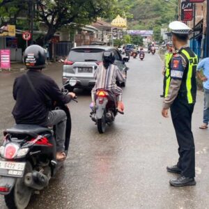 Polres Bima Kota Berikan Pelayanan Rawan Sore, Amankan Aktivitas “Buburit” Jelang Berbuka Puasa