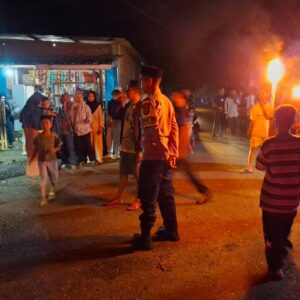 Polsek Soromandi Laksanakan Pengamanan Pawai Obor Menyambut Lebaran Idul Fitri