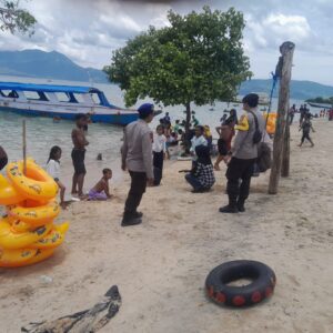Sat Polairud Polres Bima Kota Laksanakan Pengamanan Wisata Bahari di Pantai Lariti