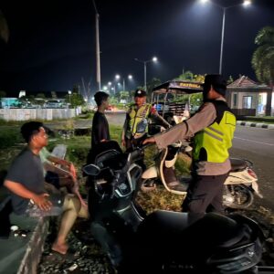 *Patroli Dialogis Polsek Taliwang, Ajak Warga Jaga Kamtibmas*