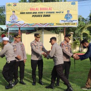 Momentum Hari Raya Idul Fitri 1447 H, Kapolsres Bima Kabupaten Bersama Seluruh Personel Menggelar Halal Bihalal