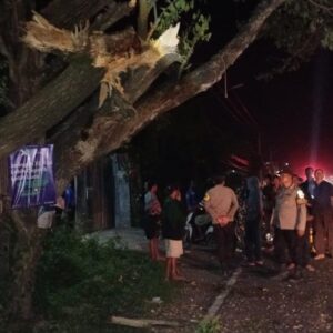 Antisipasi Kasus 3C dan Balapan Liar di Malam Minggu Polsek Woha Gelar Patroli KRYD Mobile di Sejumlah Titik Rawan