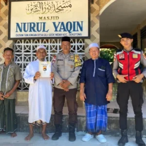 Wujud Kepedulian Polri di Pelosok, Kapolres Lombok Barat Salurkan Bantuan Spesial untuk Masjid di Gili Gede Indah