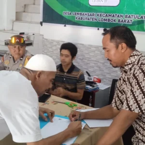 Polsek Batulayar Kawal Ketat Penyaluran BLT Dana Desa di Lembahsari: Pastikan Aman dan Tepat Sasaran